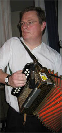 Jellied Reels Ceilidh Barn Dance Band: Steve and his two row Hohner at a ceilidh or barn dance. 