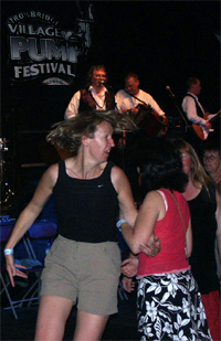 Jellied Reels, Trowbridge Village pump 2004: dancers!
